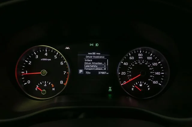 Used 2021 Red Kia LX image 27