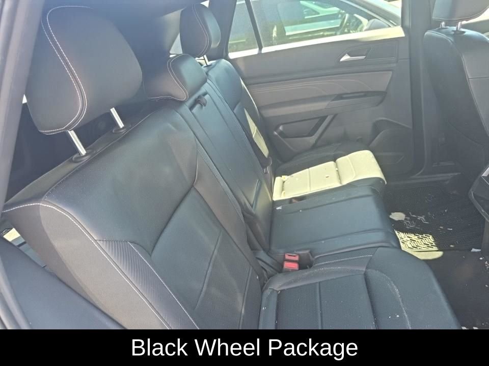 Used 2023 Silver Volkswagen 2.0T SE w/Technology image 7