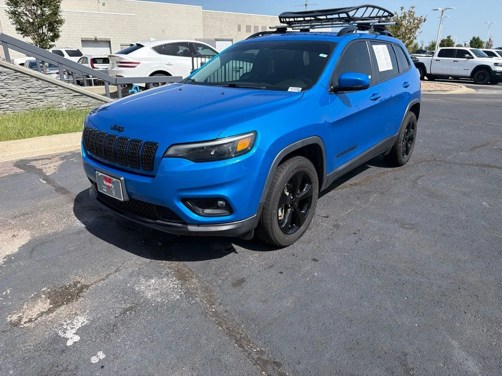 Used 2021 Blue Jeep Latitude Plus image 3