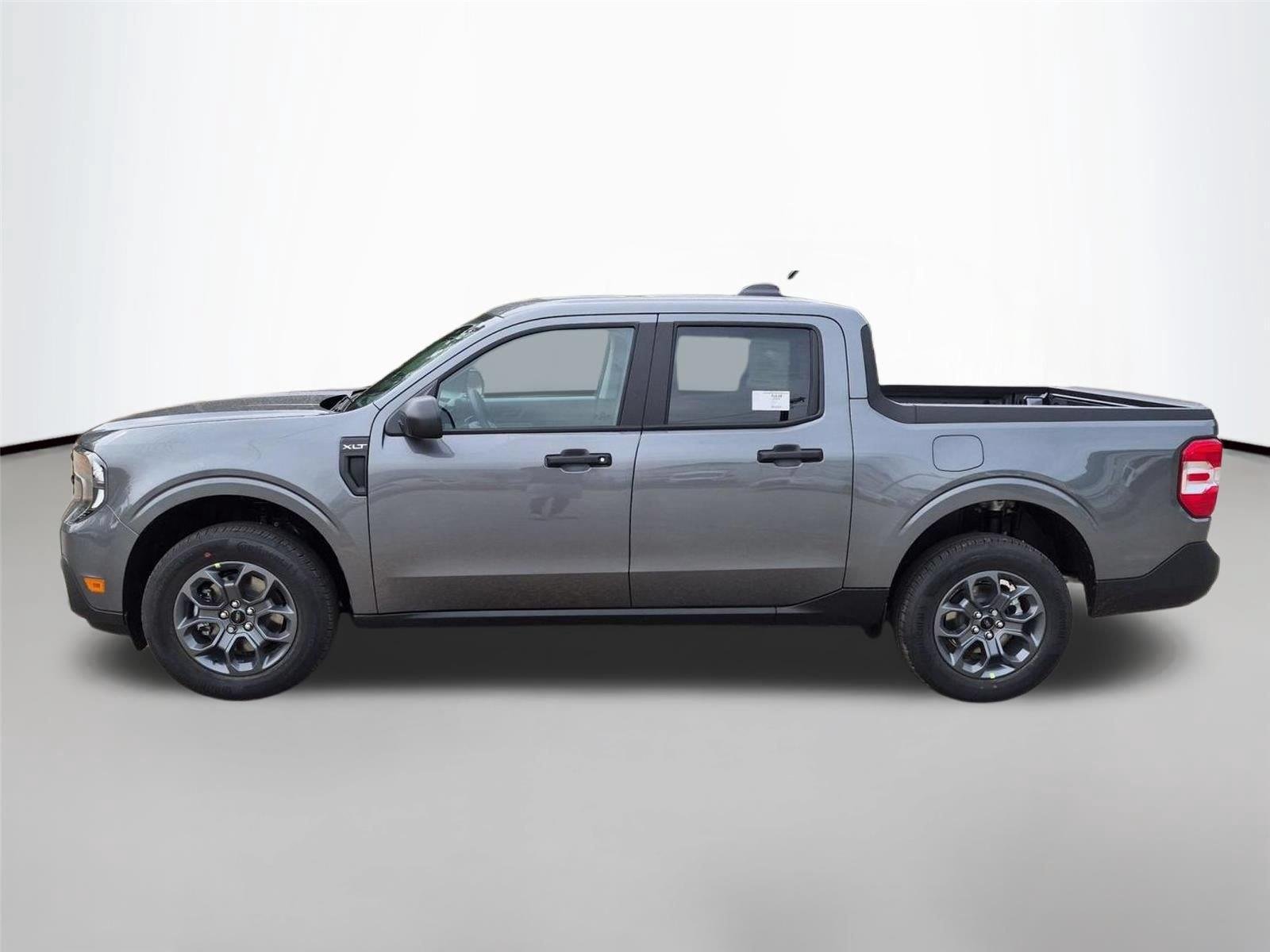 New 2026 Carbonized Gray Metallic Ford XLT image 2