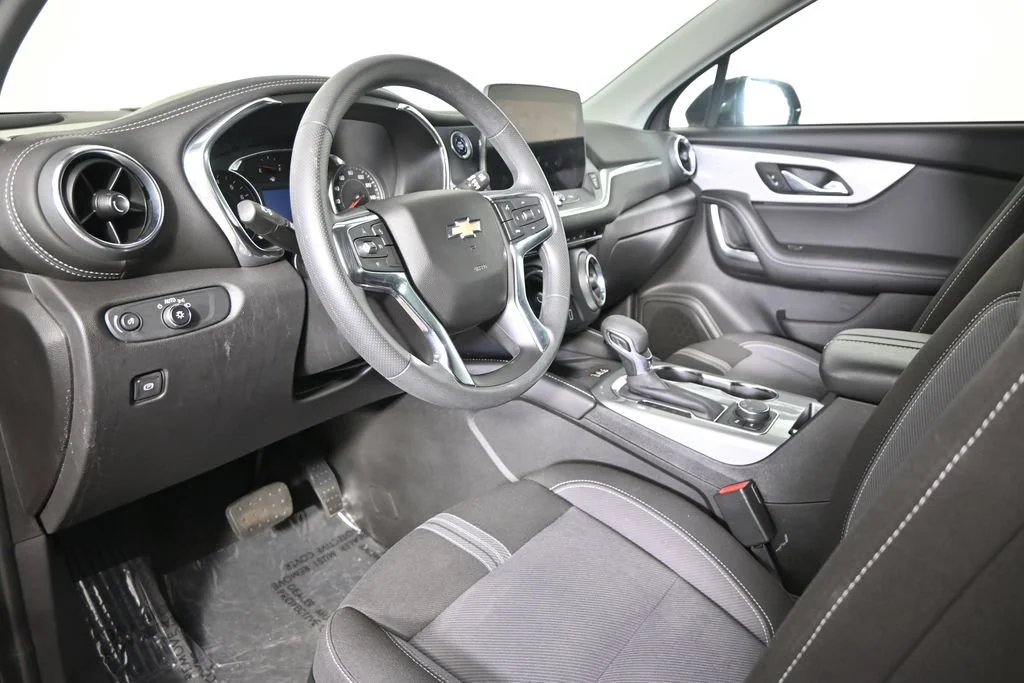 Used 2024 Black Chevrolet 2LT image 22
