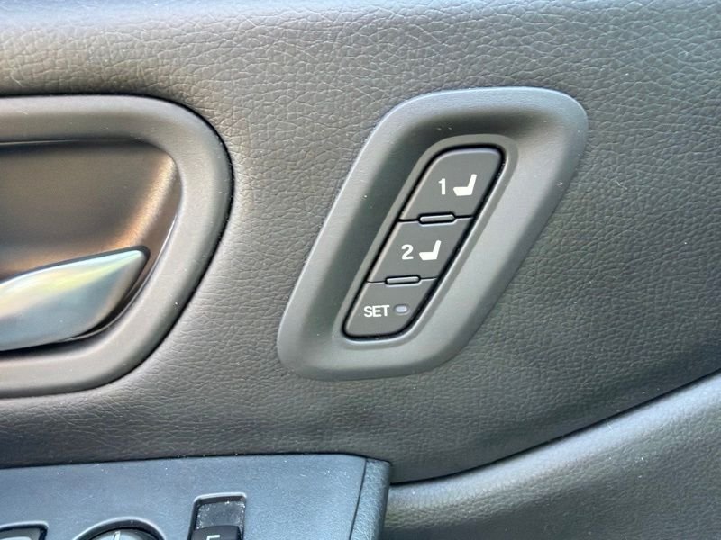 Used 2024  Honda EX-L image 16