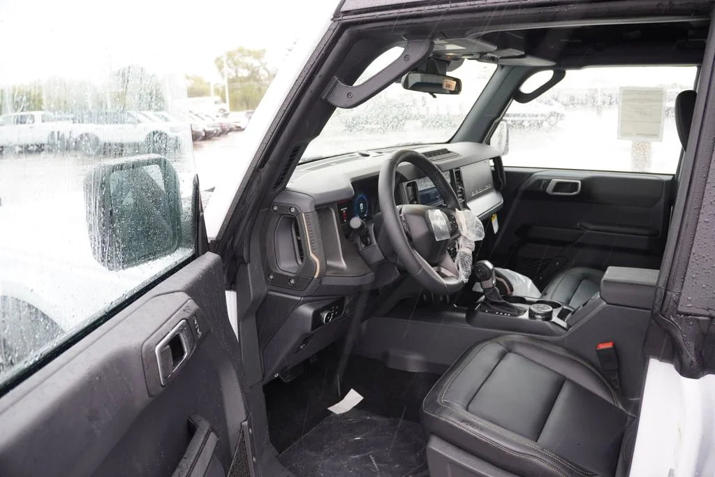 New 2026 Oxford White Ford Badlands image 10