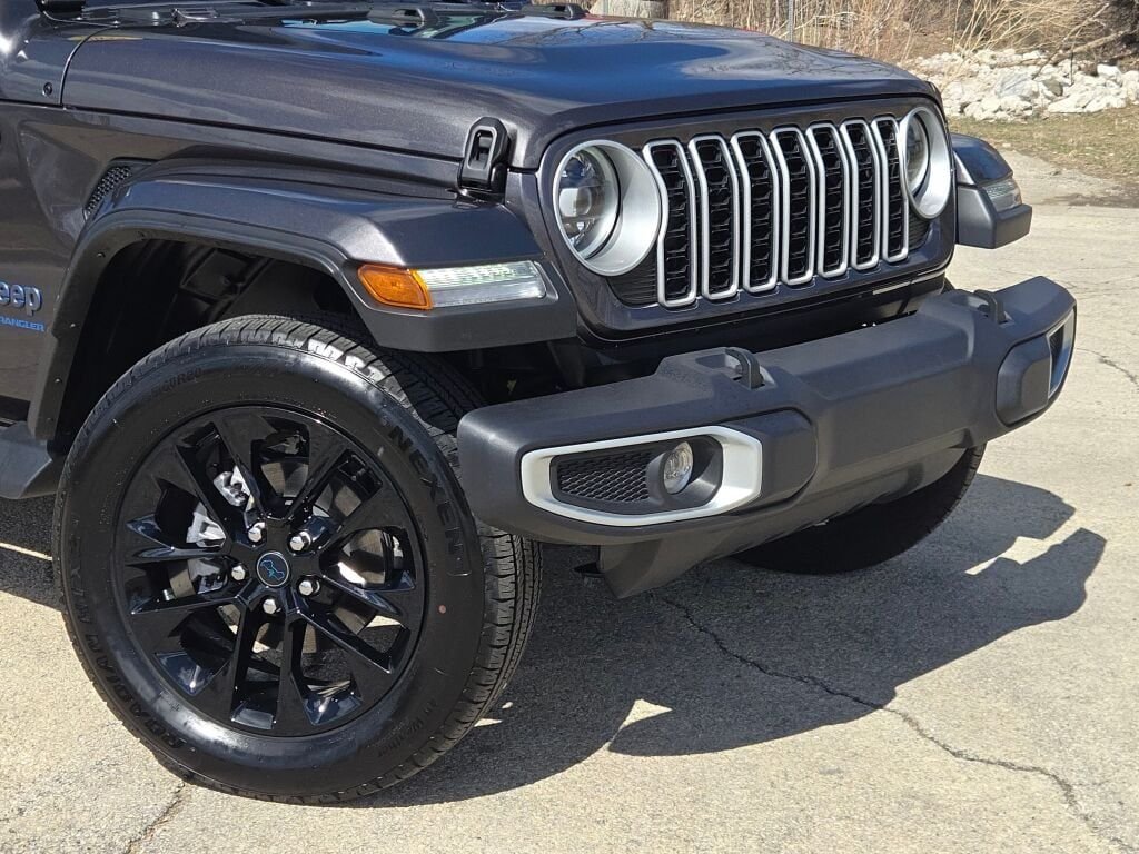 Certified 2025 Jeep Wrangler 4xe Sahara 4XE with VIN 1C4RJXP66SW602036 for sale in Libertyville, IL