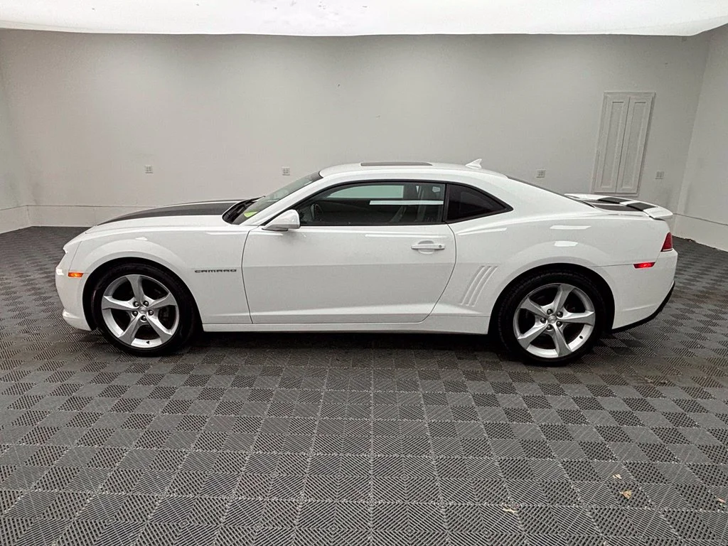 Used 2015 White Chevrolet 2LT image 12