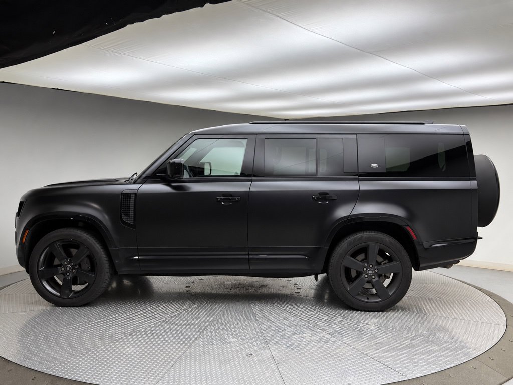 Used 2024 Santorini Black Metallic Land Rover X-Dynamic SE image 2