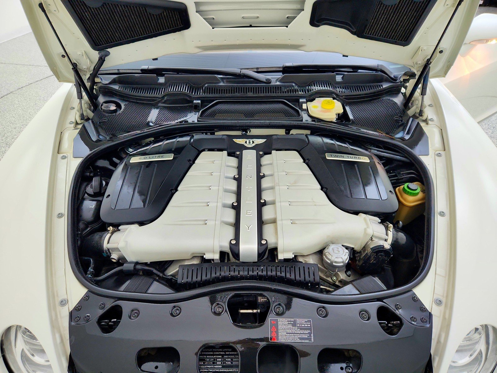 Used 2008 GLACIER WHITE Bentley  image 27