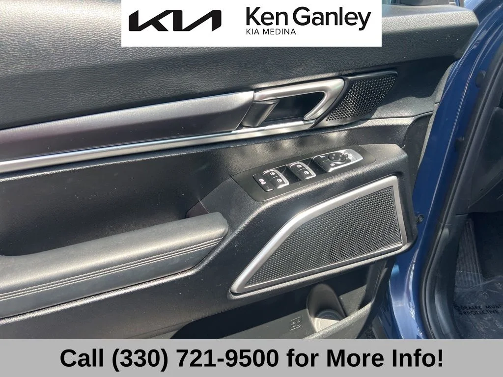 Used 2024 Black Kia S image 27