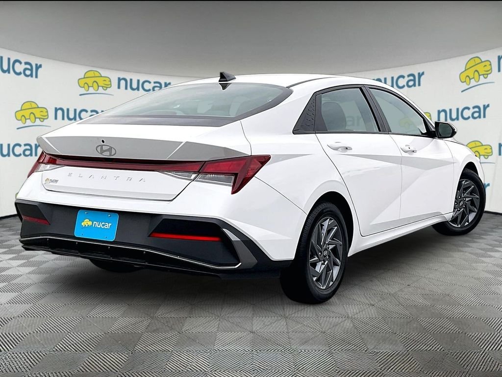 Used 2024 White Hyundai SEL image 6