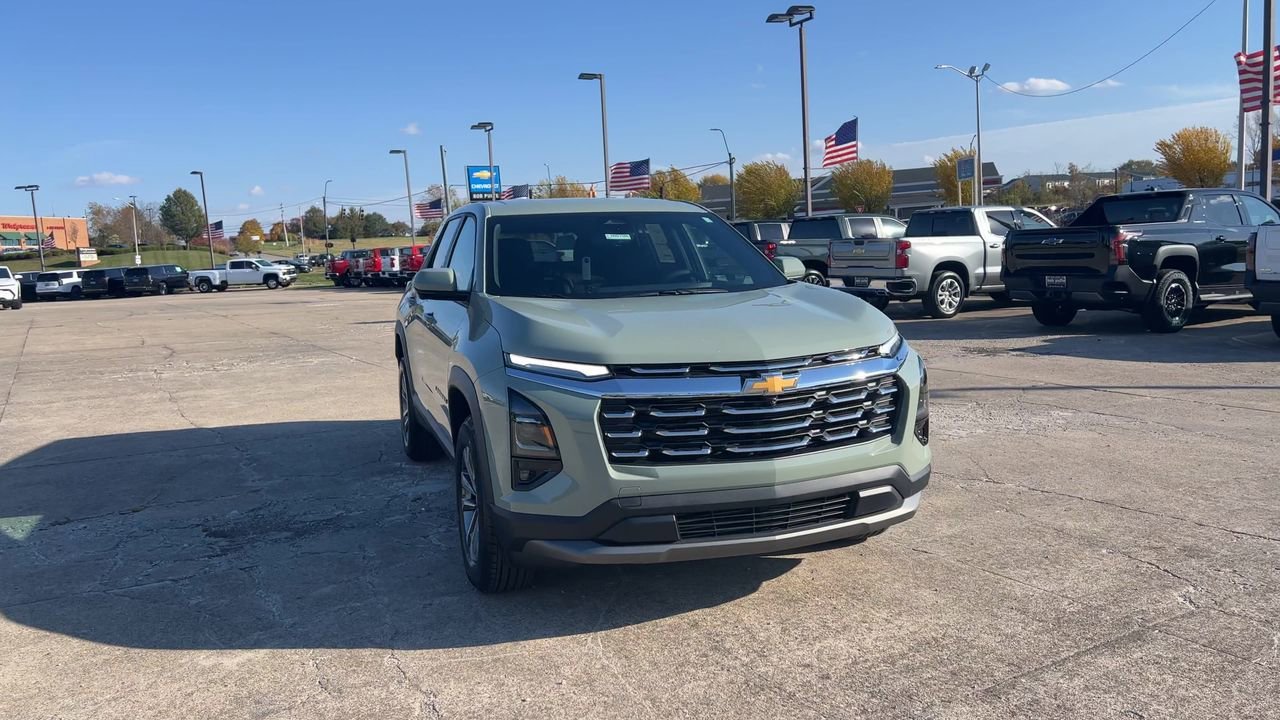 2026 Chevrolet Equinox LT photo 2
