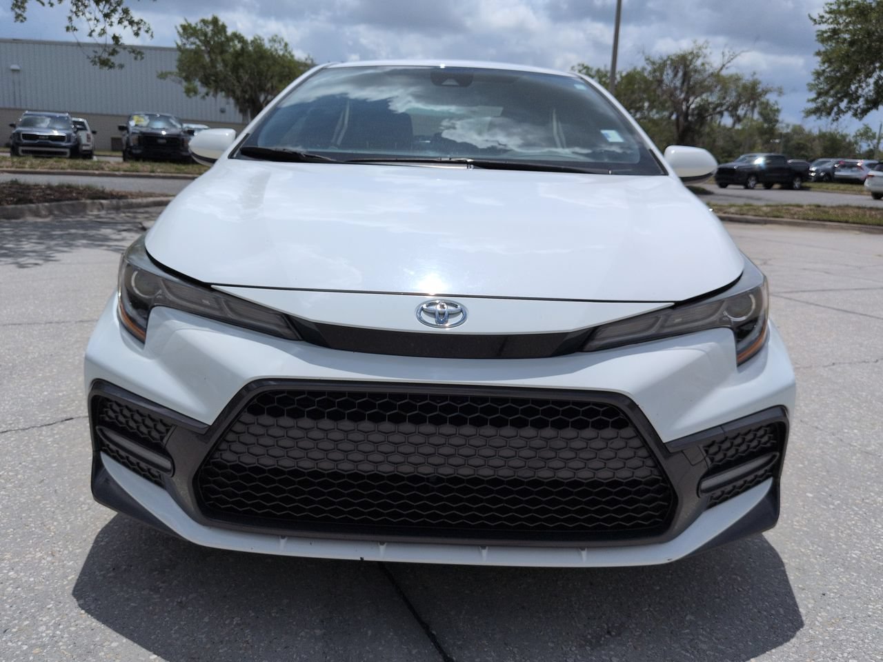 Used 2021 Blizzard Pearl Toyota SE image 10