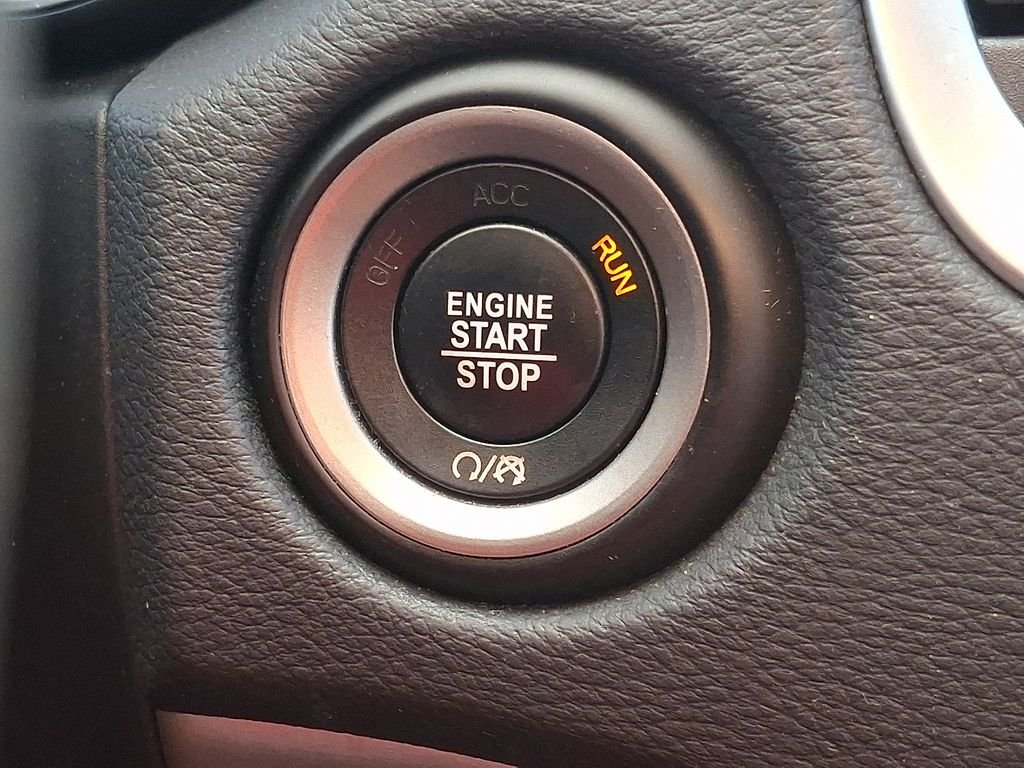 Used 2019 Gray Dodge SXT image 24