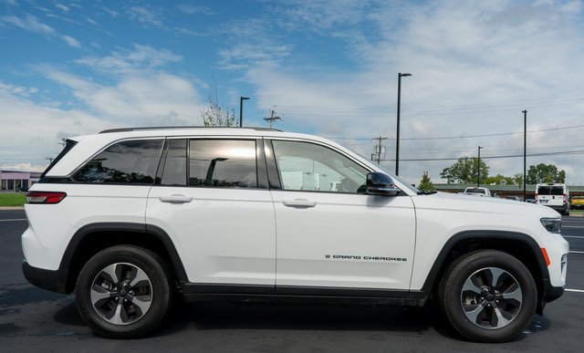 Used 2023 White Jeep 4xe image 5