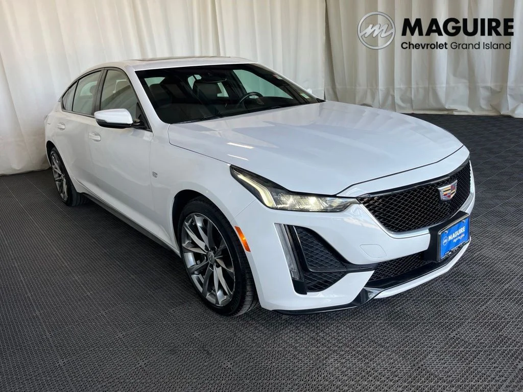 Used 2020 White Cadillac Sport image 30