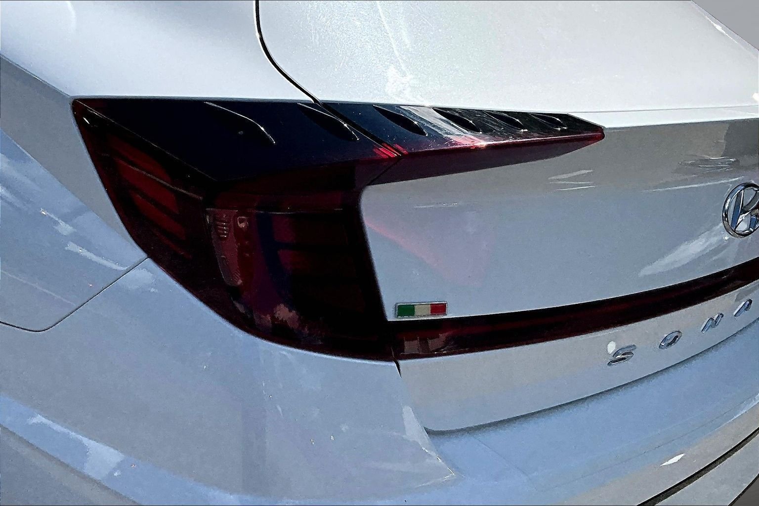 Used 2023 White Hyundai SEL image 22