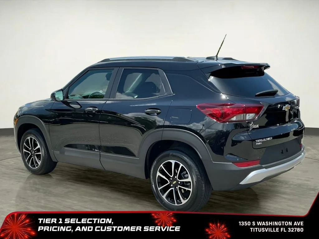 Used 2025 Mosaic Black Metallic Chevrolet LT image 3