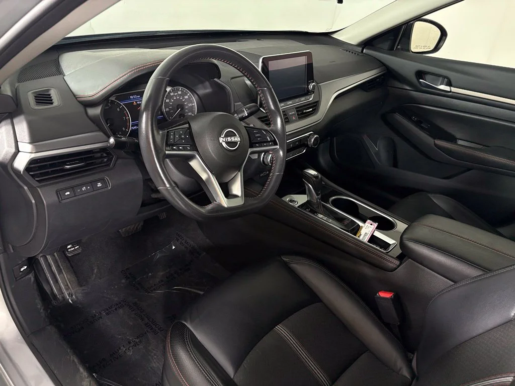 Used 2024 Silver Nissan 2.5 SR image 15