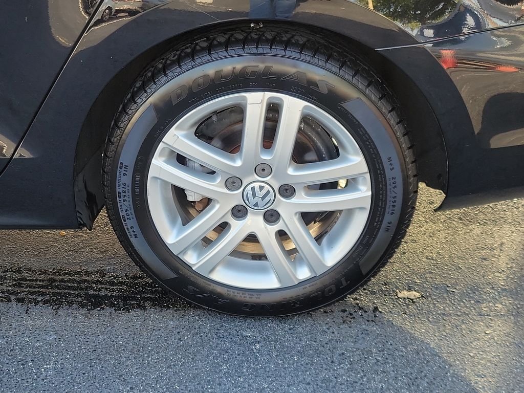 Used 2018  Volkswagen 1.4T S image 6