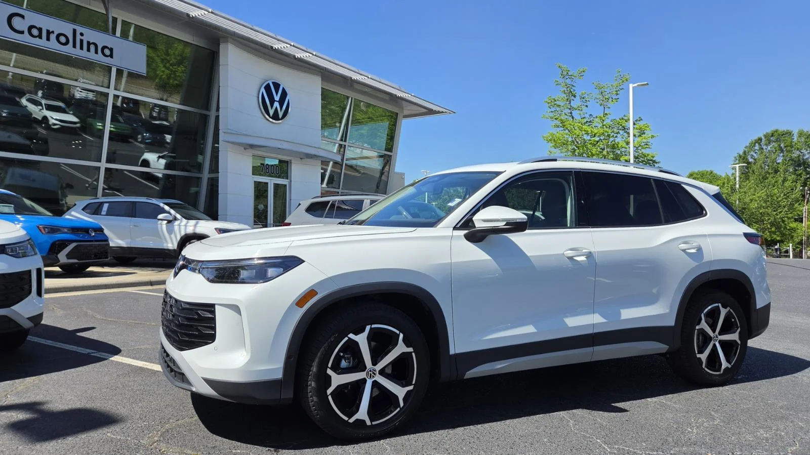 2026 Volkswagen Tiguan 2.0T SE's photo