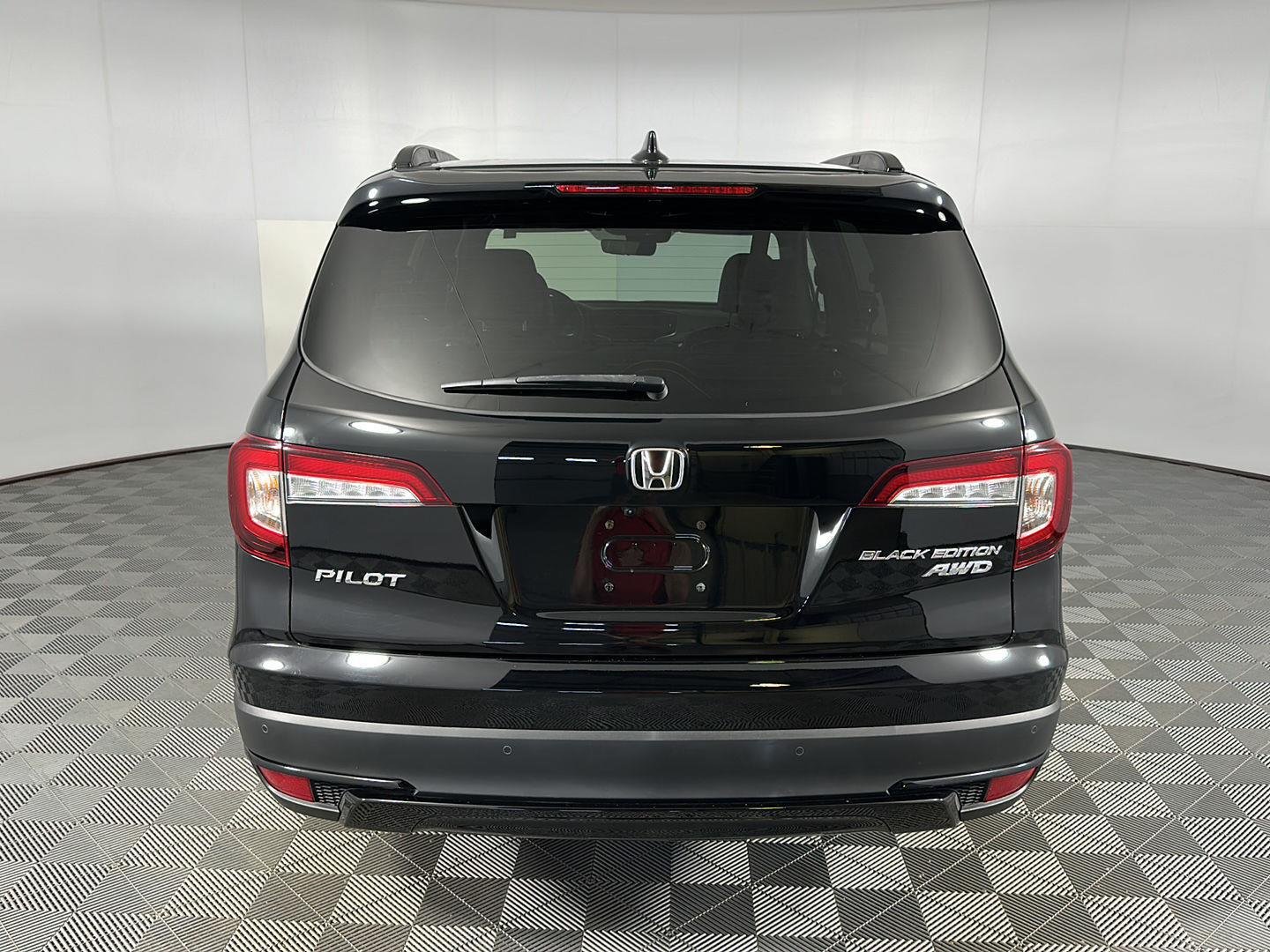 Used 2022 Crystal Black Pearl Honda Black Edition image 27