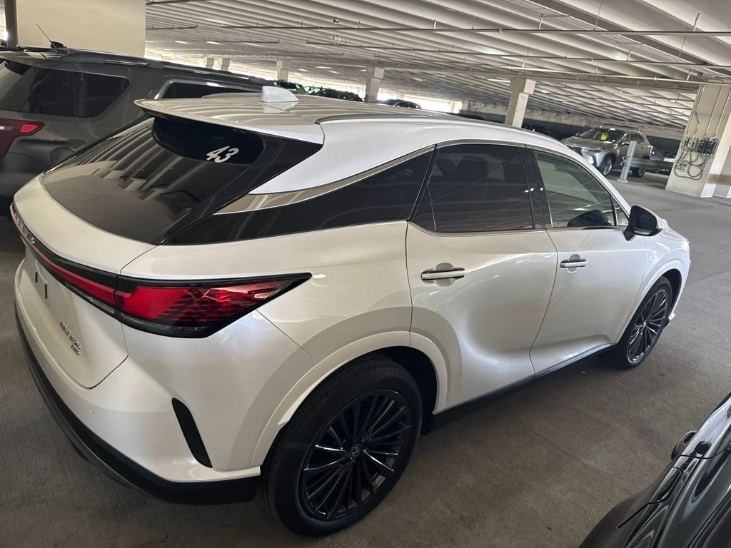Certified Used 2025 White Lexus 350h Premium image 3