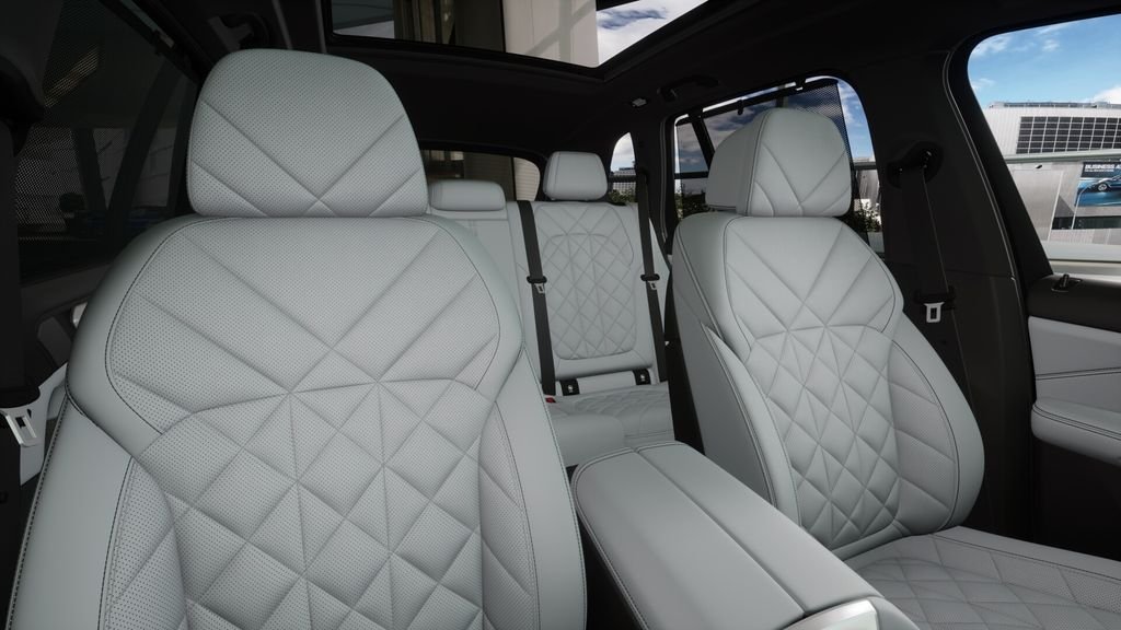 New 2026 Brooklyn Grey Metallic BMW xDrive50e image 37