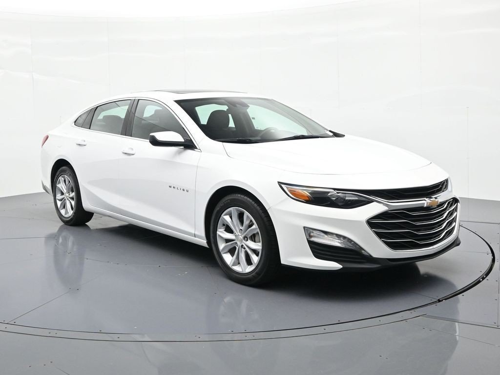 Used 2024 Summit White Chevrolet LT 1LT image 4