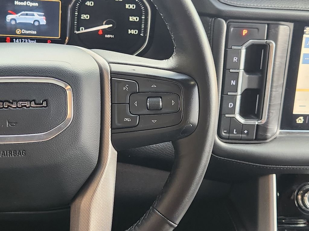 Used 2021 White Frost Tricoat GMC Denali image 30