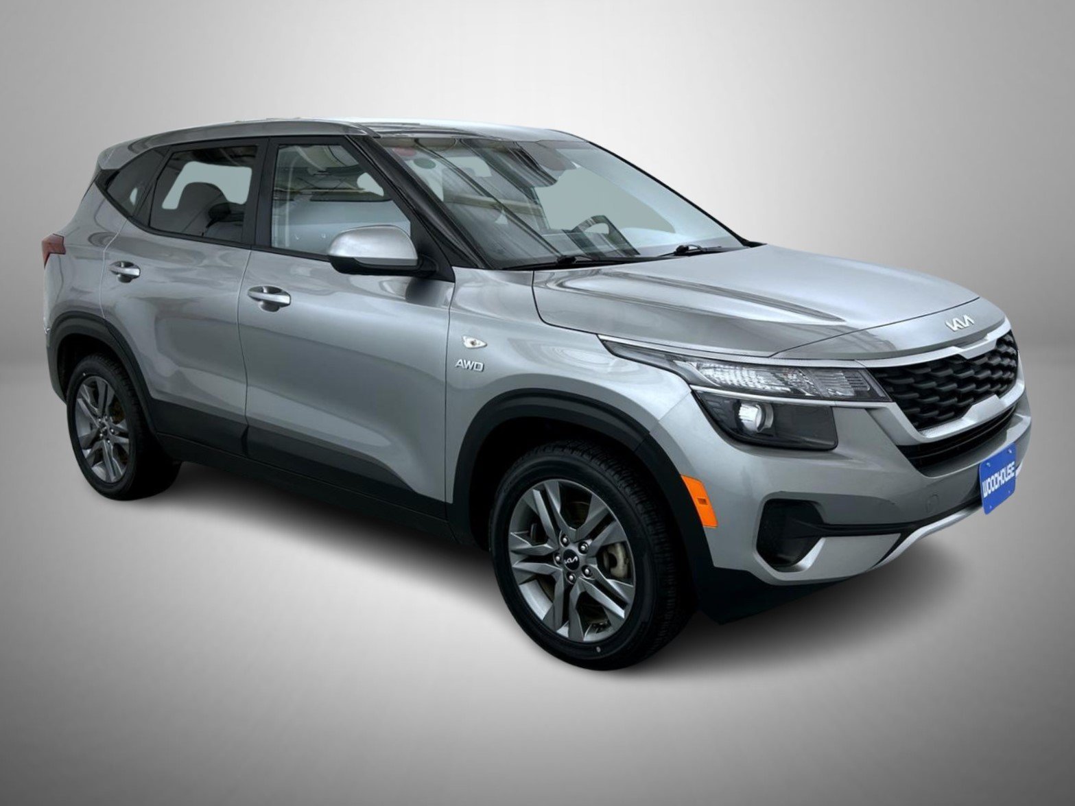 Used 2023 Gray Kia LX image 3