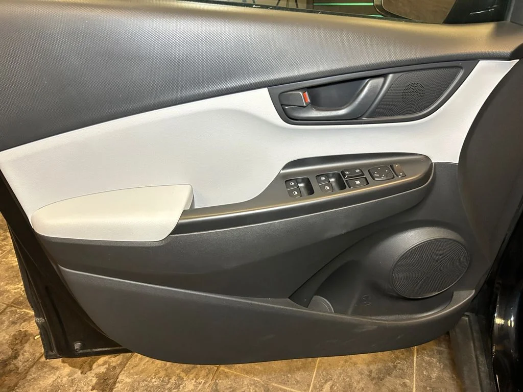 Used 2023 Abyss Black Hyundai SEL image 22