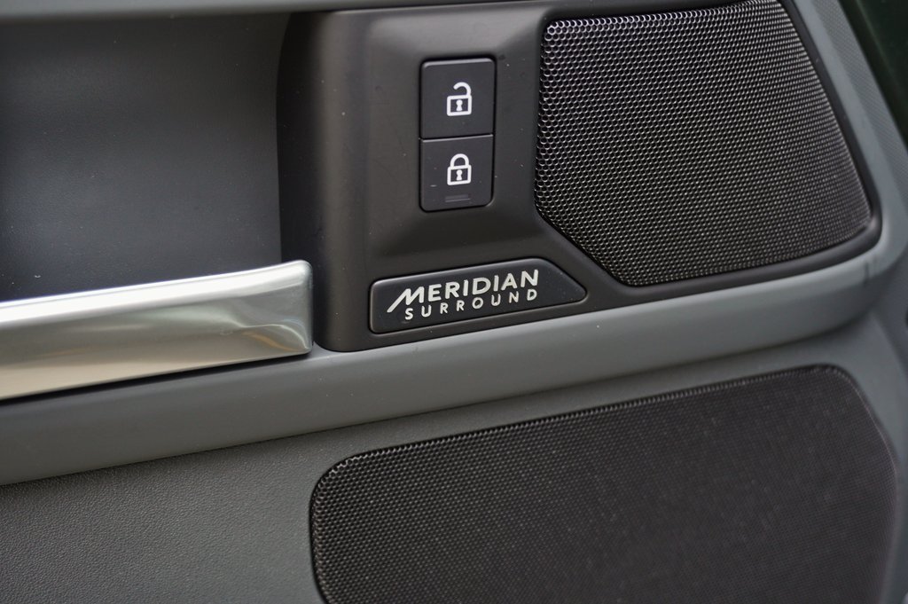 2026 LAND ROVER DEFENDER - Image 9