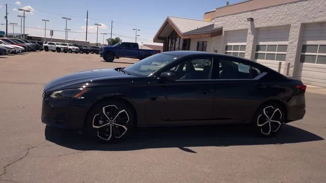 Used 2026 Black Nissan 2.5 SR image 6