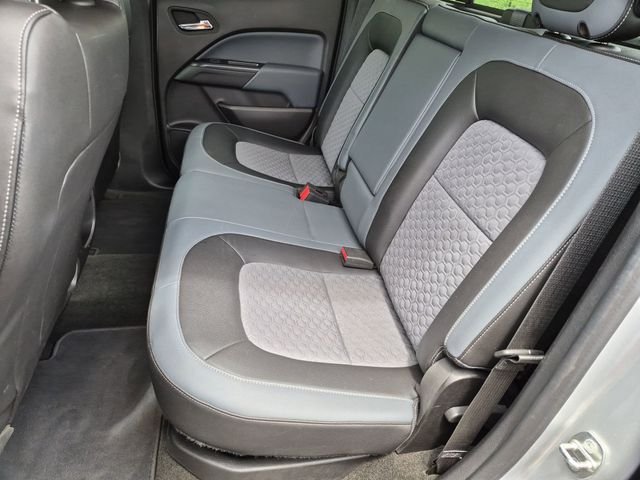 Used 2016 Silver Chevrolet Z71 image 21