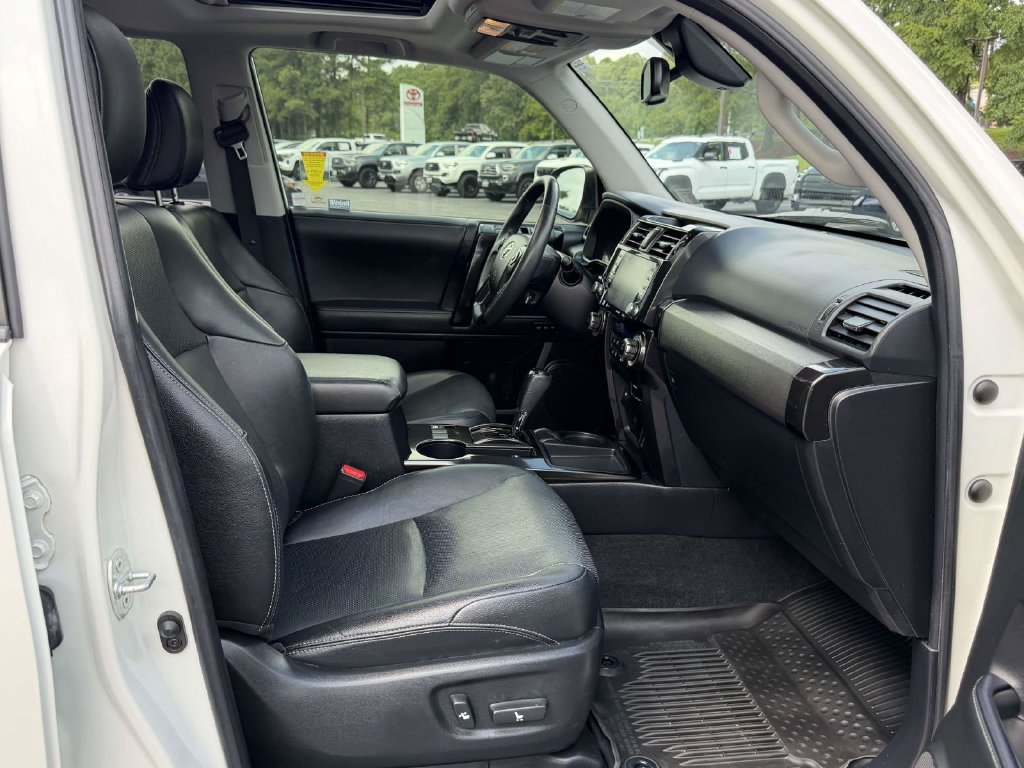 Used 2020 White Toyota Nightshade image 12