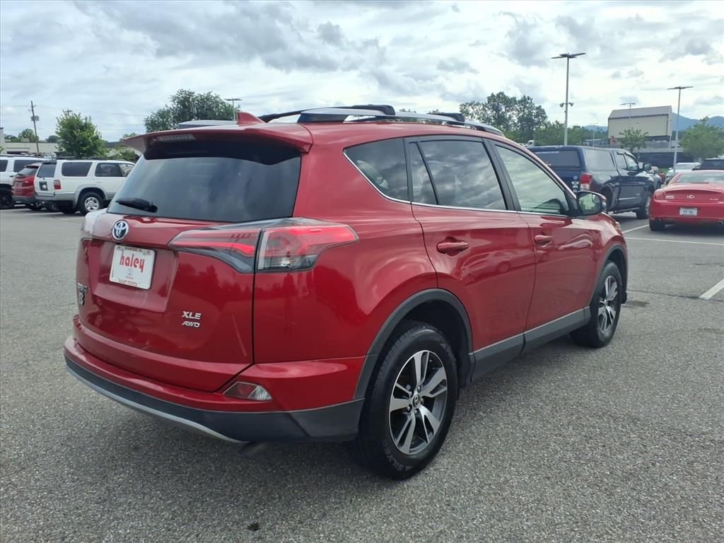 Used 2017 Red Toyota XLE image 4