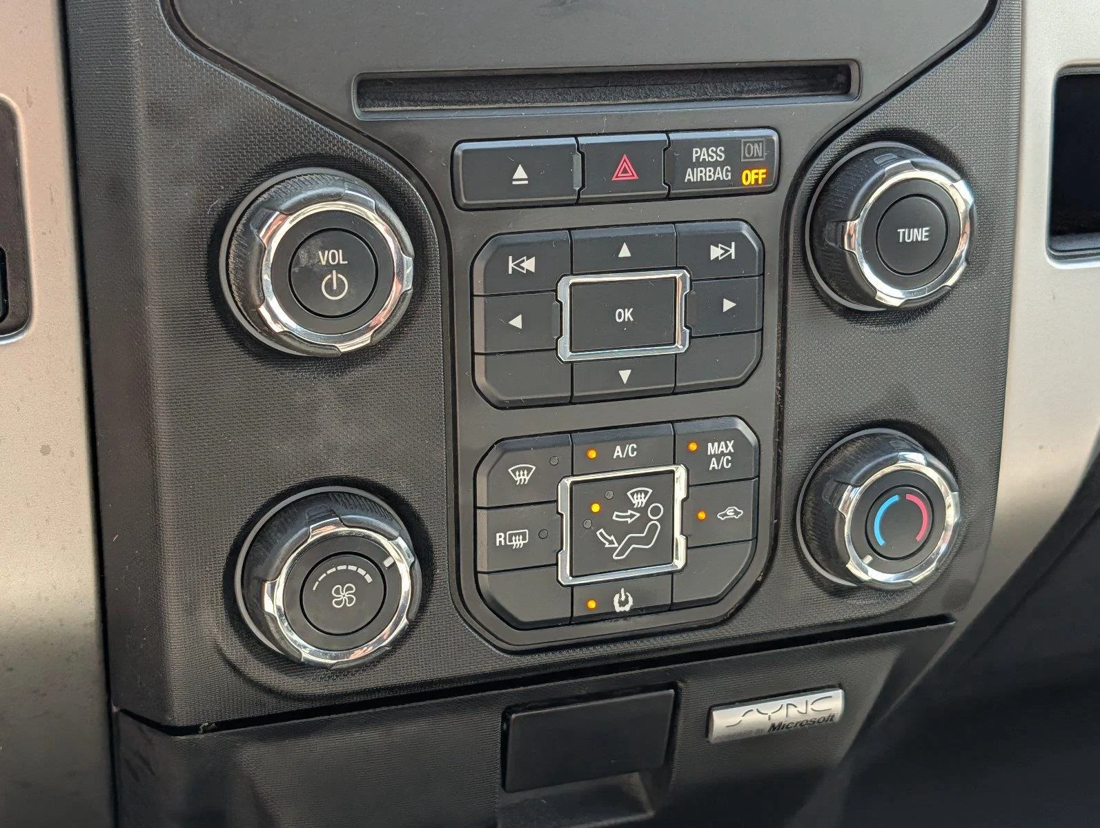 Used 2013 Ingot Silver Metallic Ford XLT image 18