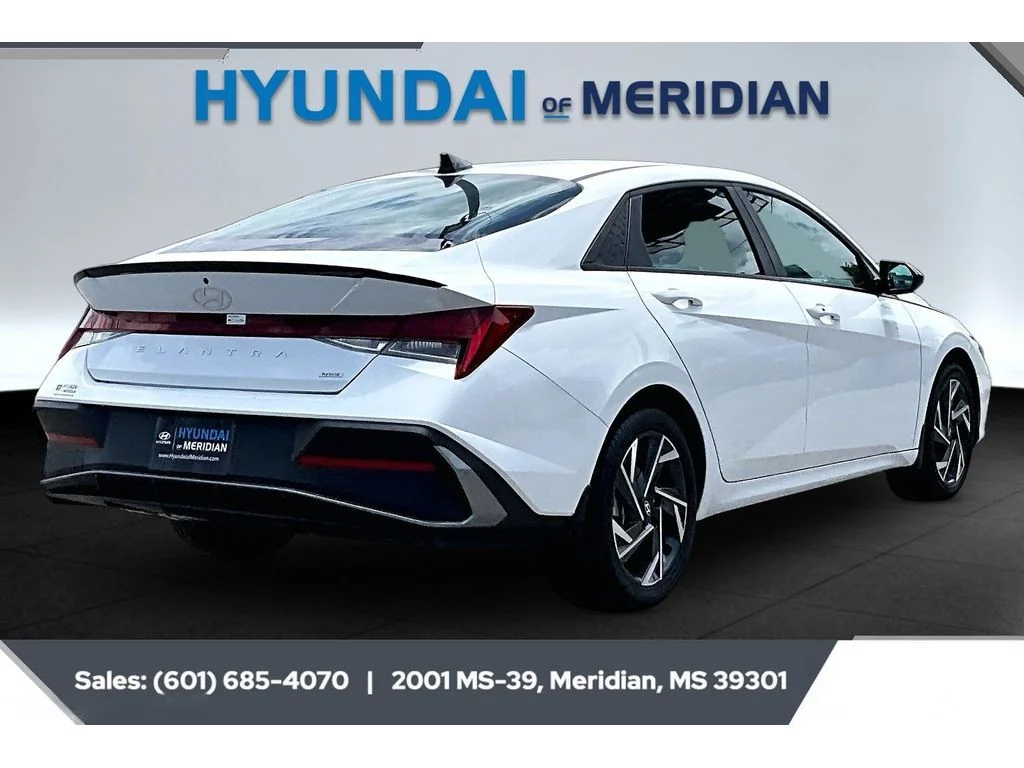 Used 2025 SERENITY WHITE Hyundai SEL Sport image 11