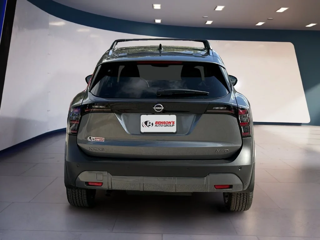 New 2027 Gray Nissan SR image 4