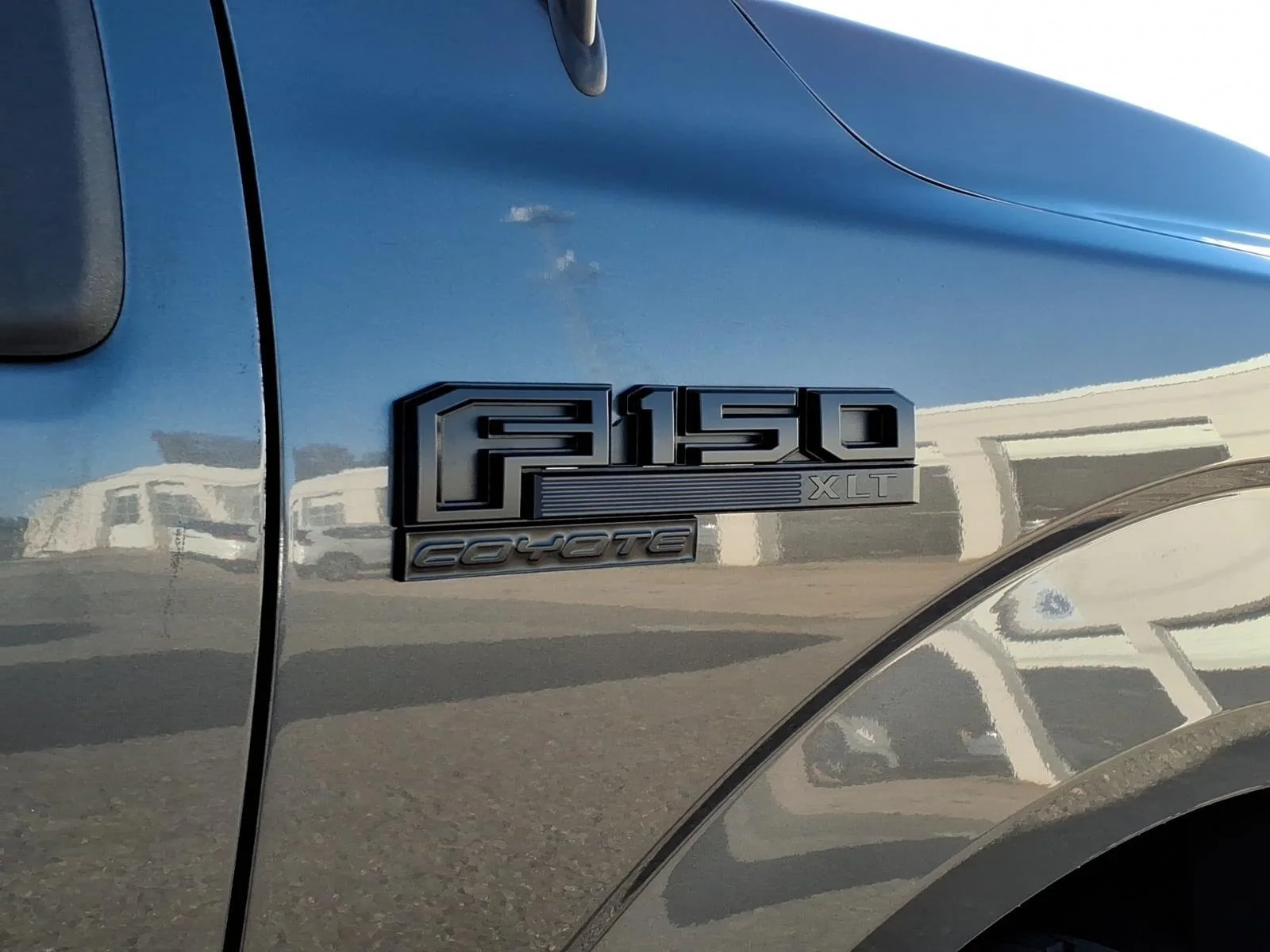 Used 2018 Magnetic Metallic Ford XLT image 7