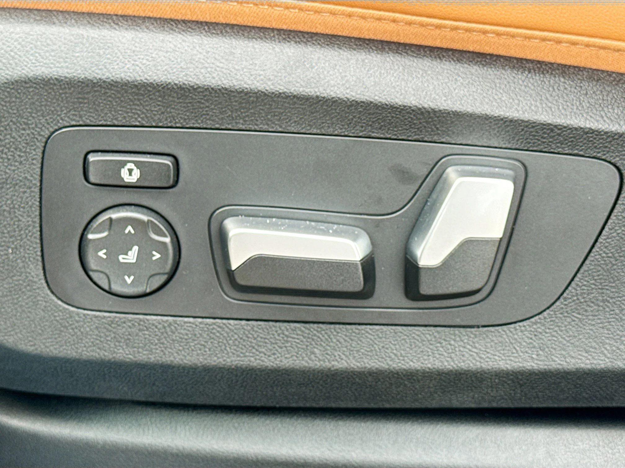 New 2026 Alpine White BMW sDrive40i image 26