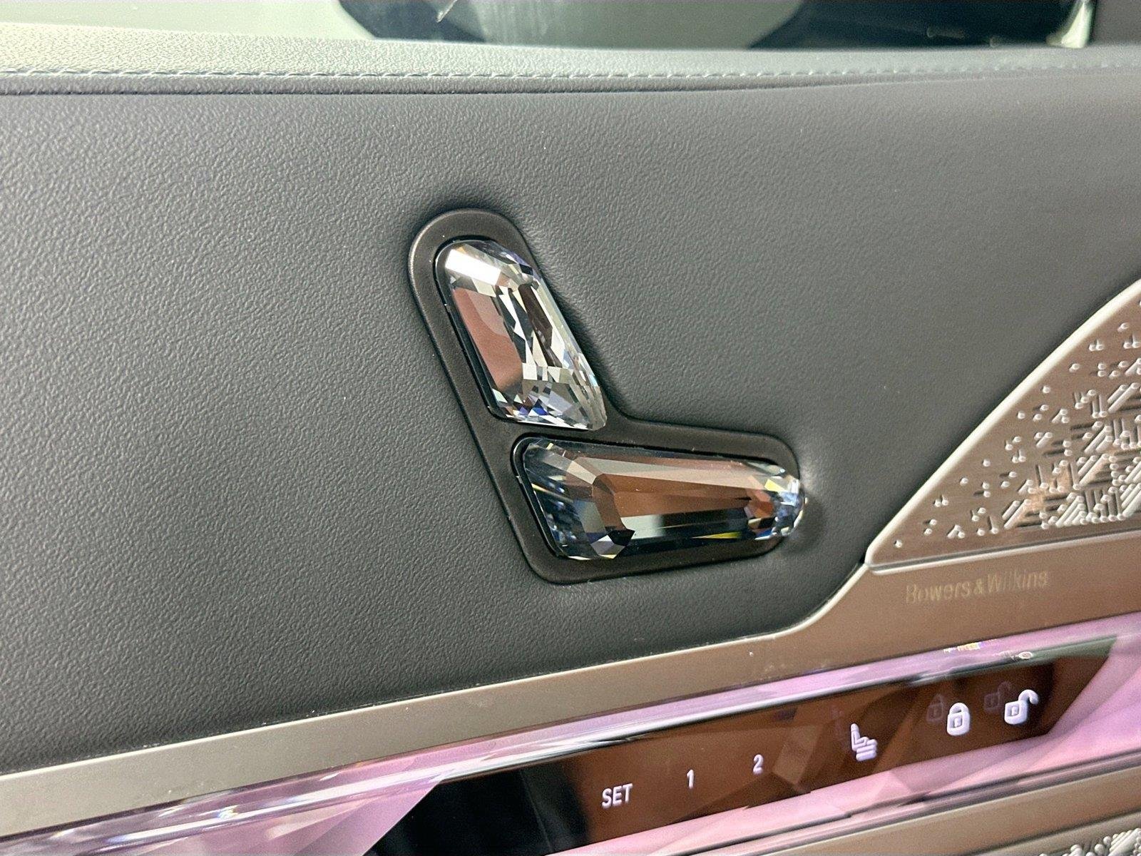 Certified Used 2025 Black Sapphire Metallic BMW M70 image 13