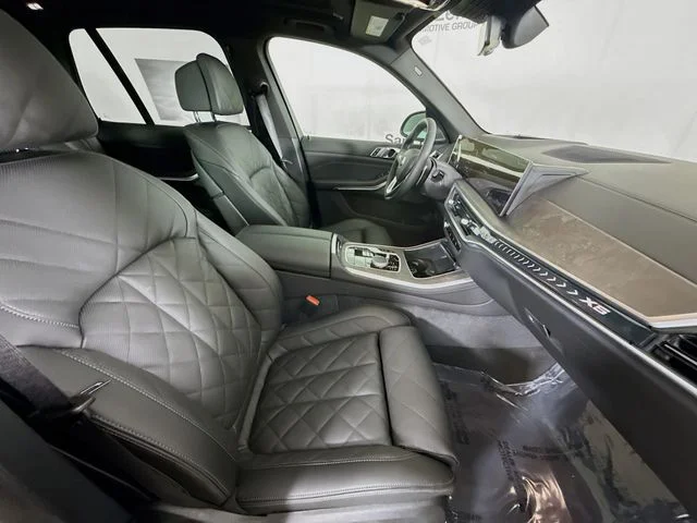 Used 2026 Black BMW xDrive40i image 29