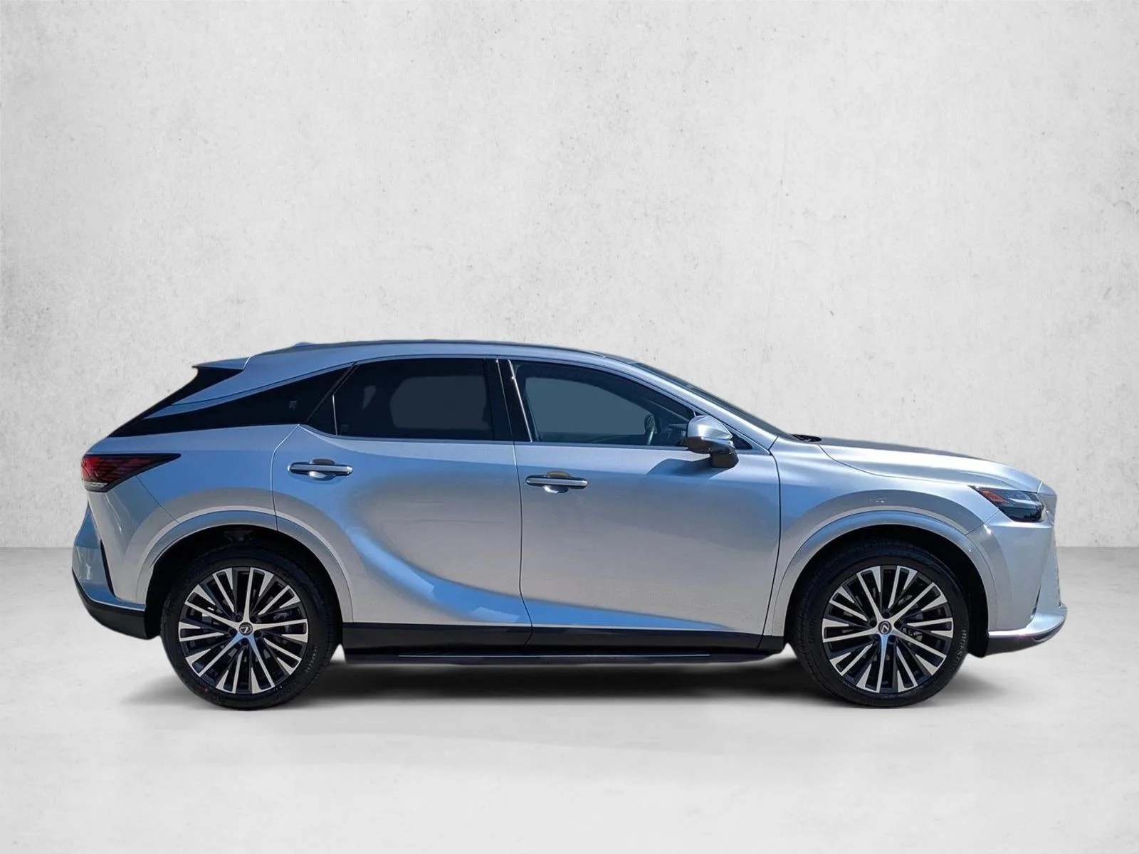 Certified Used 2025 Iridium Lexus PREMIUM PLUS image 3