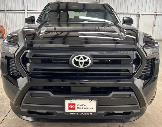 Used 2025 BLACK Toyota  image 2