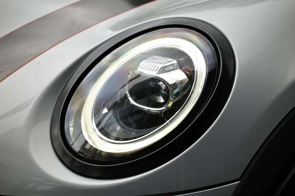Used 2021 White Silver Metallic MINI Signature image 14