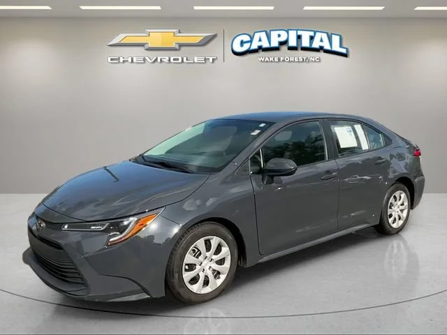 Used 2024  Toyota LE image 1