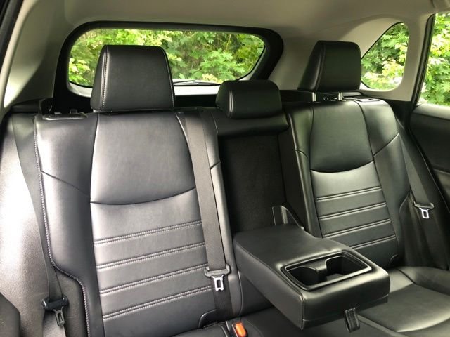 Used 2022 Blue Toyota XLE Premium image 11