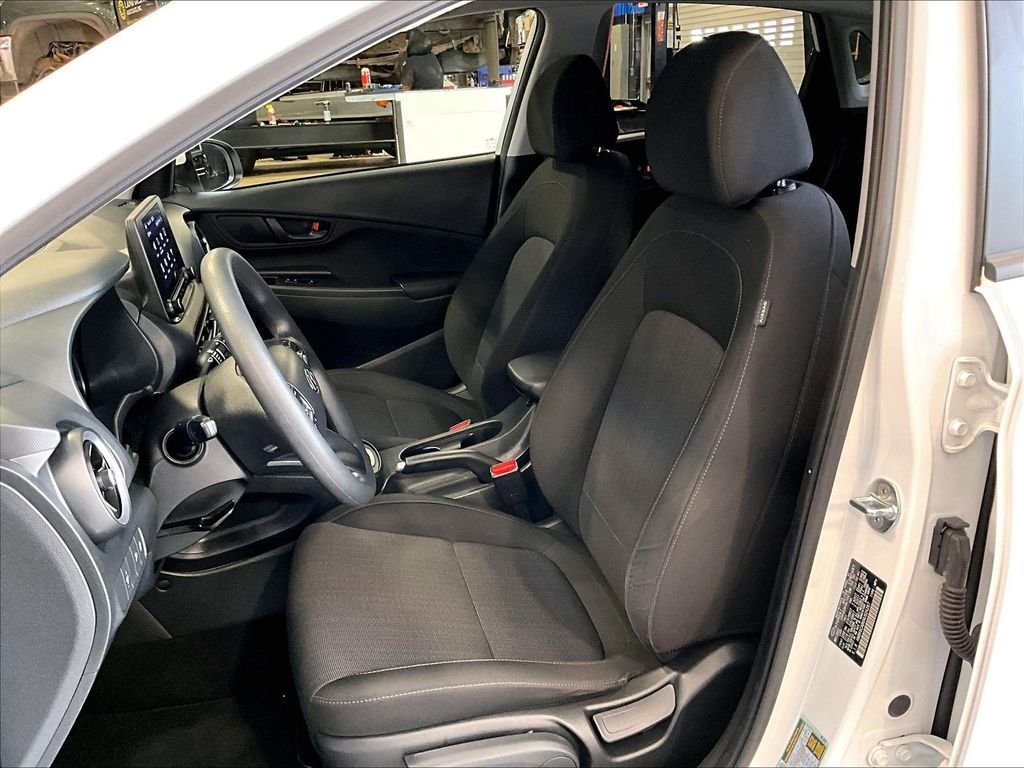 Used 2022 White Hyundai SEL image 10