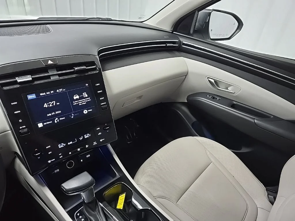 Used 2023 White Pearl Hyundai SEL image 28