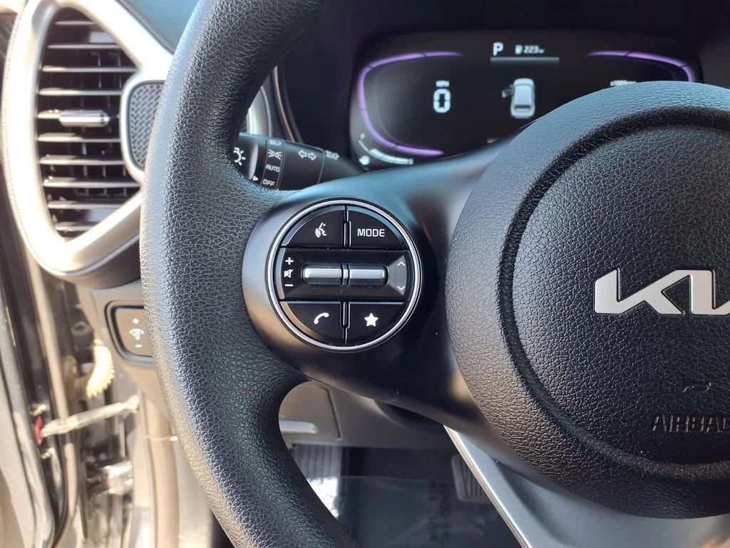2025 Kia Soul LX - Photo 14